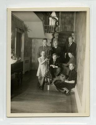 Hartshorne family Christmas photograph, circa 1940s