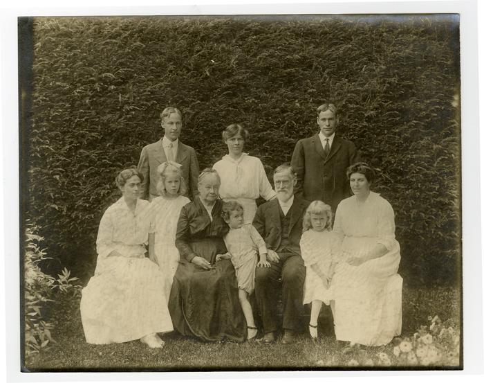 Gilbert Cope and family, West Chester, Pa., 8-22-1915 (recto)